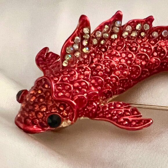 🧷Vintage Goldfish/Koi/Fish Brooch on Gold-Tone Metal - Rhinestone and CZ - Picture 2 of 4